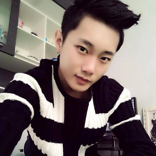 明星包装有多重要?r1se早年青涩照曝光,任豪刘也土到不敢认