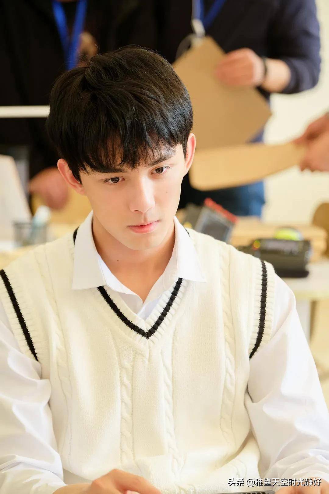 阳光健康 积极向上～新晋正能量男神吴磊～三石弟弟长大了更帅了_少年