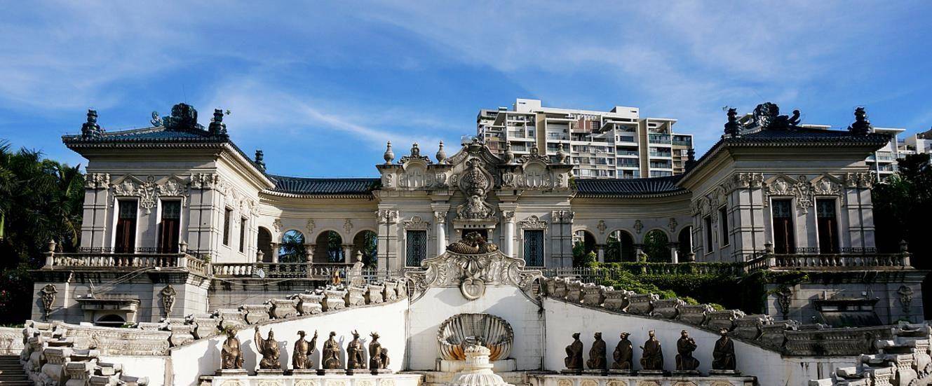 后来徐文荣相待了圆明园,现在的圆明园一片破败,他看了之后十分难受