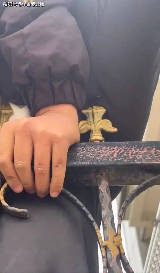 原创
“3岁儿子洗完澡时,拿出尺子量起了…爸爸差点吓坏了!”