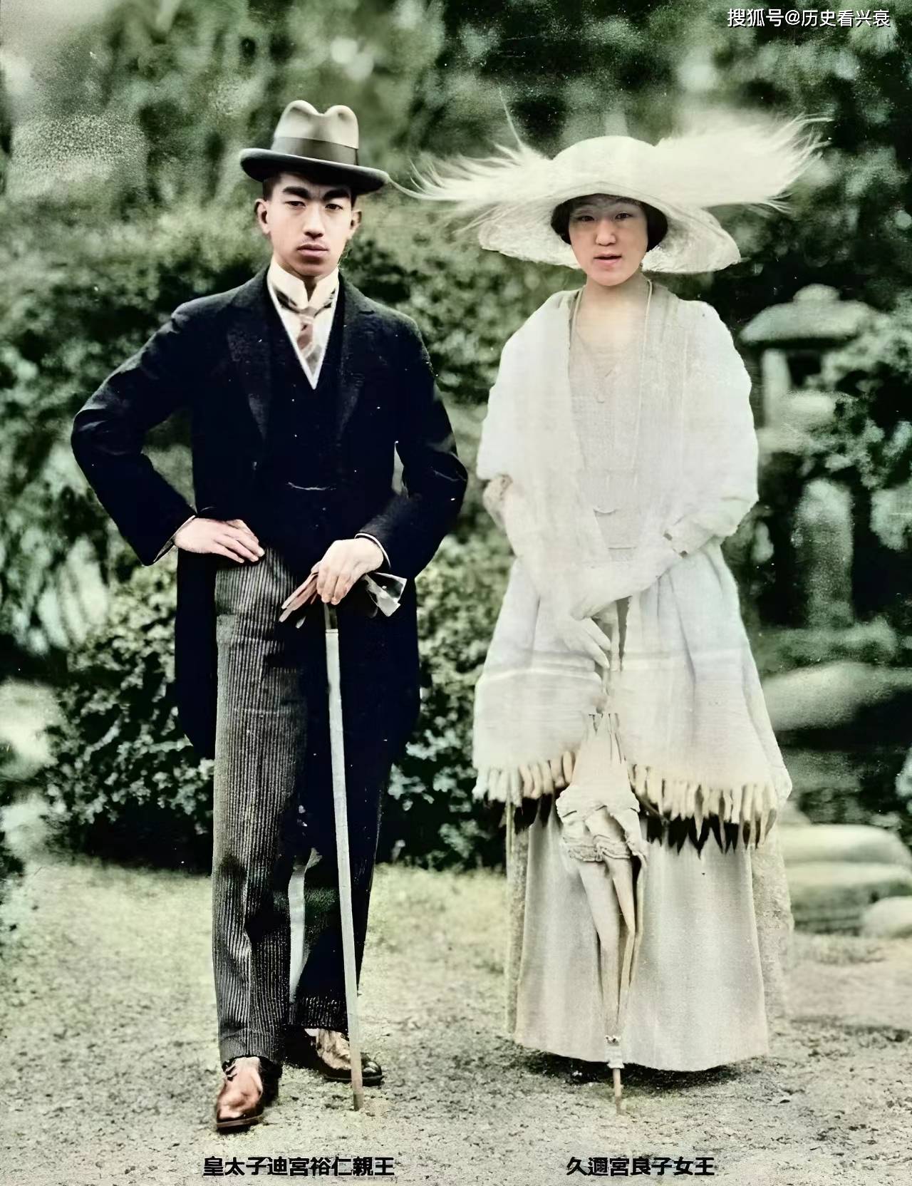 原创老照片年轻时候的佩洛西张国荣与王祖贤在日本的合影