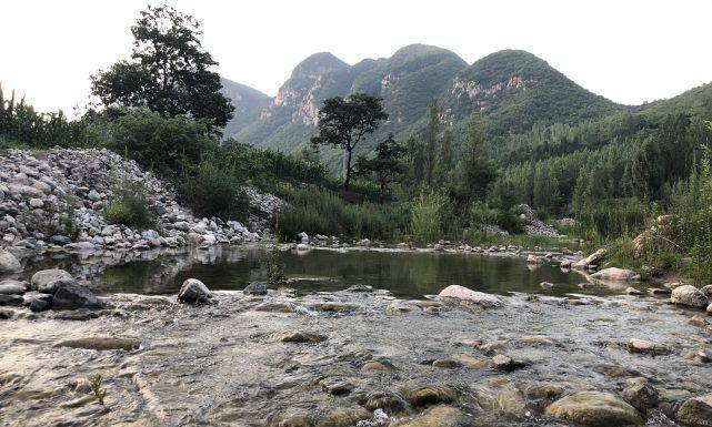 明天秋天就要来了,老人说:"明天五件事,不是财富而