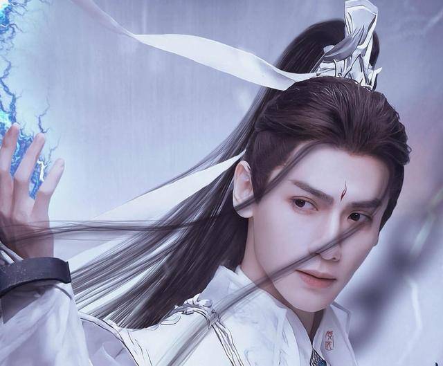 很多不明所以的新粉,看到《皓衣行》再上热搜,激