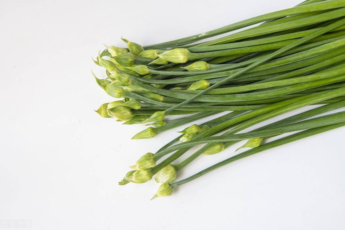 腌韭花酱时直接撒盐就废了牢记3个妙招韭花干净又鲜香