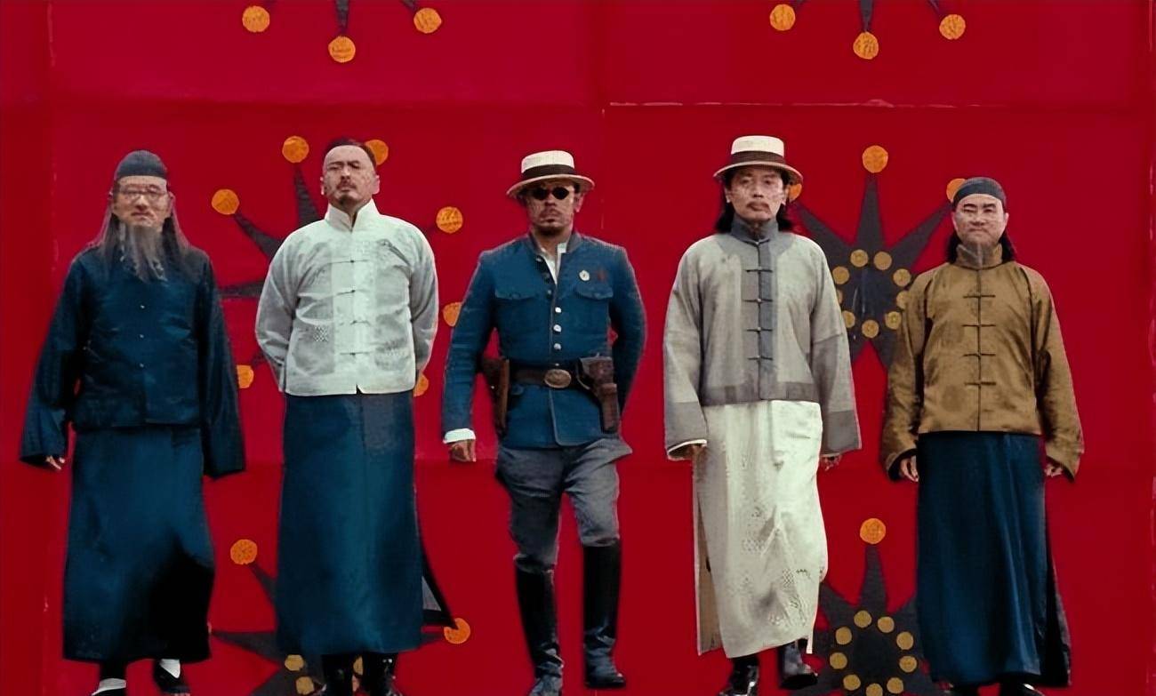 最初张麻子来鹅城的目的只为敛财,到了地方才发现,这里的百姓早就民不