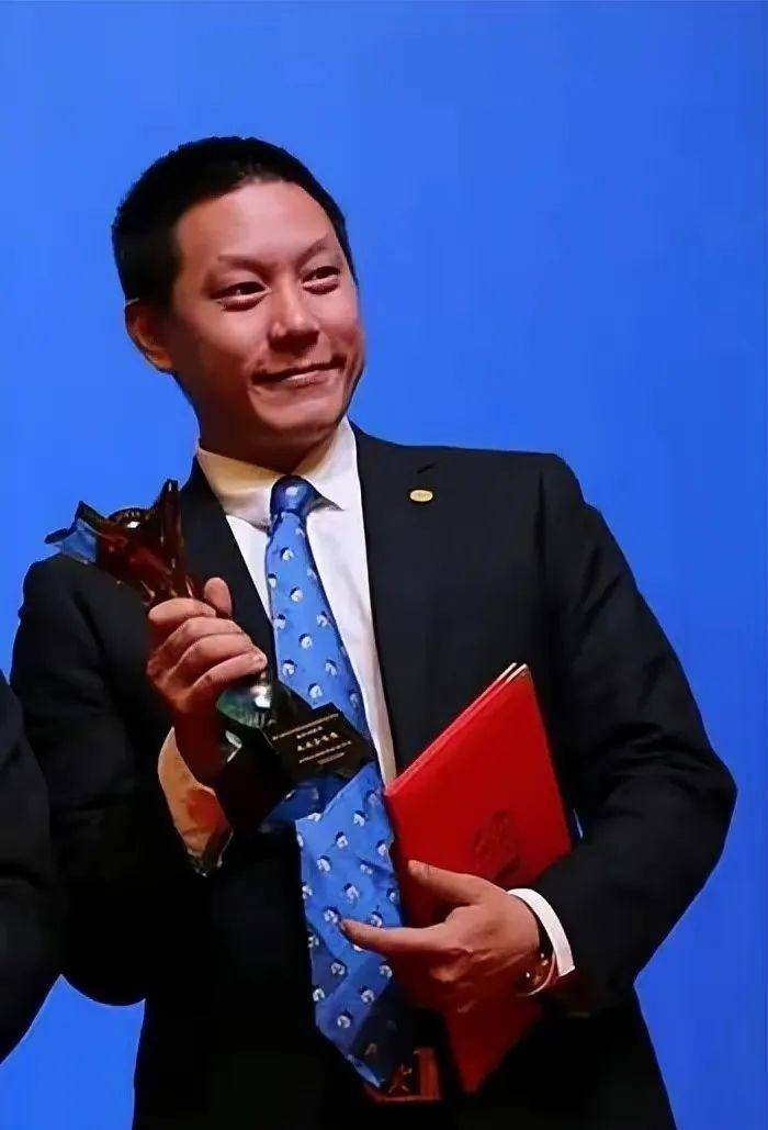 旺旺集团三位公子:大公子只谈恋爱不结婚,二公子成新晋网红_蔡绍中