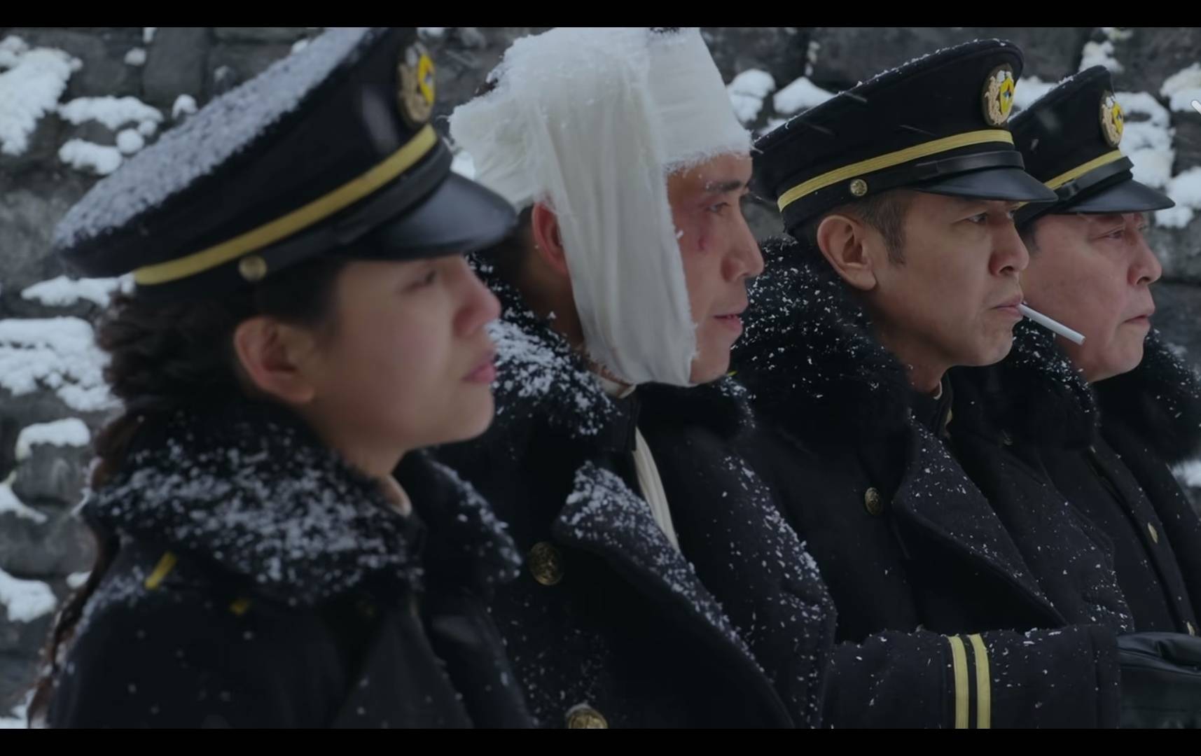 《悬崖之上》里,6个反派中,除了"苏大强"和"刘备",最聪明的那个人是她