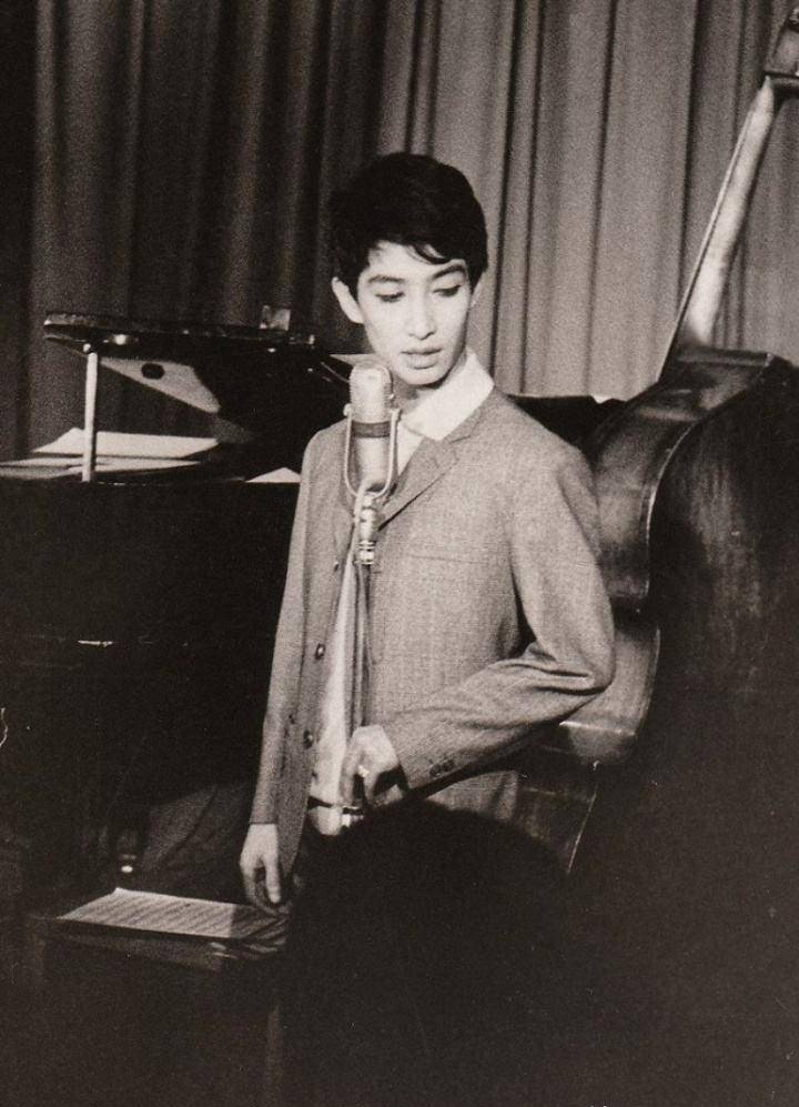 国外传奇美男子美轮明宏!