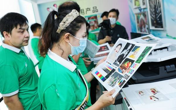 "创新发展，蓄势待发" -- 富士数码影像工坊正式启程