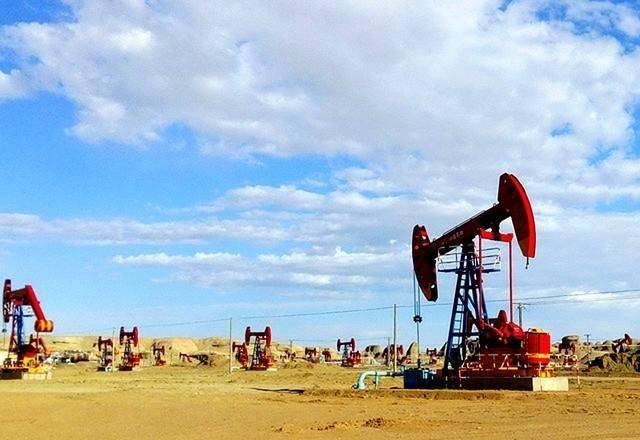 新疆最“富”的景区：脚底下是万吨石油，还有专门的石油湖可参观