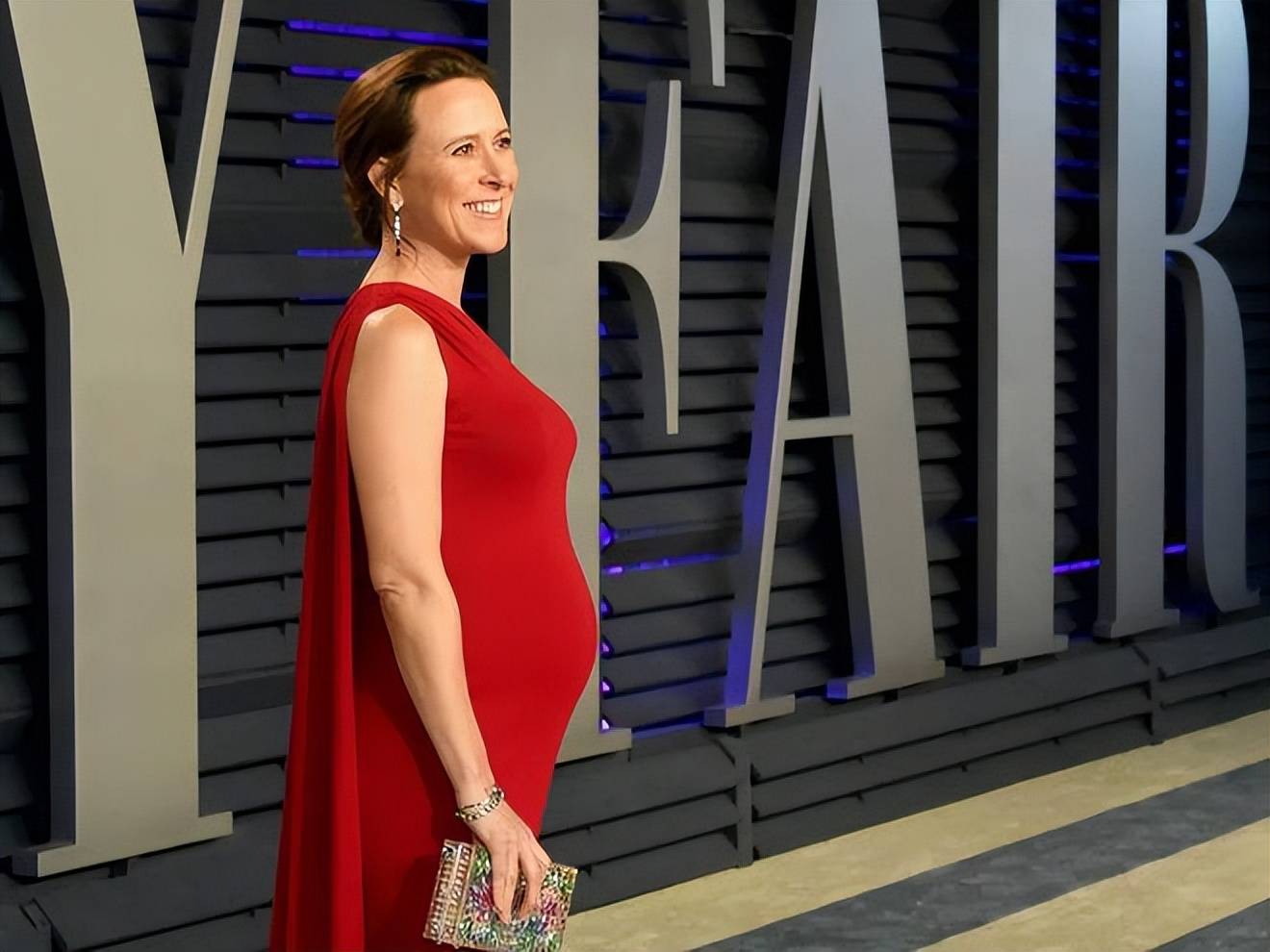 原创挥别千亿身家渣男她赢麻了