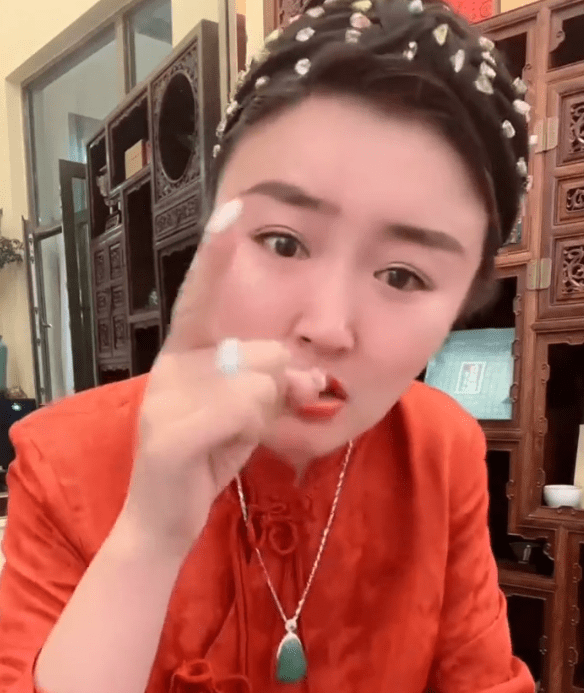 时隔九年,再看郭德纲和赵本山,差距不是一星半点_徒弟_舞台_演出