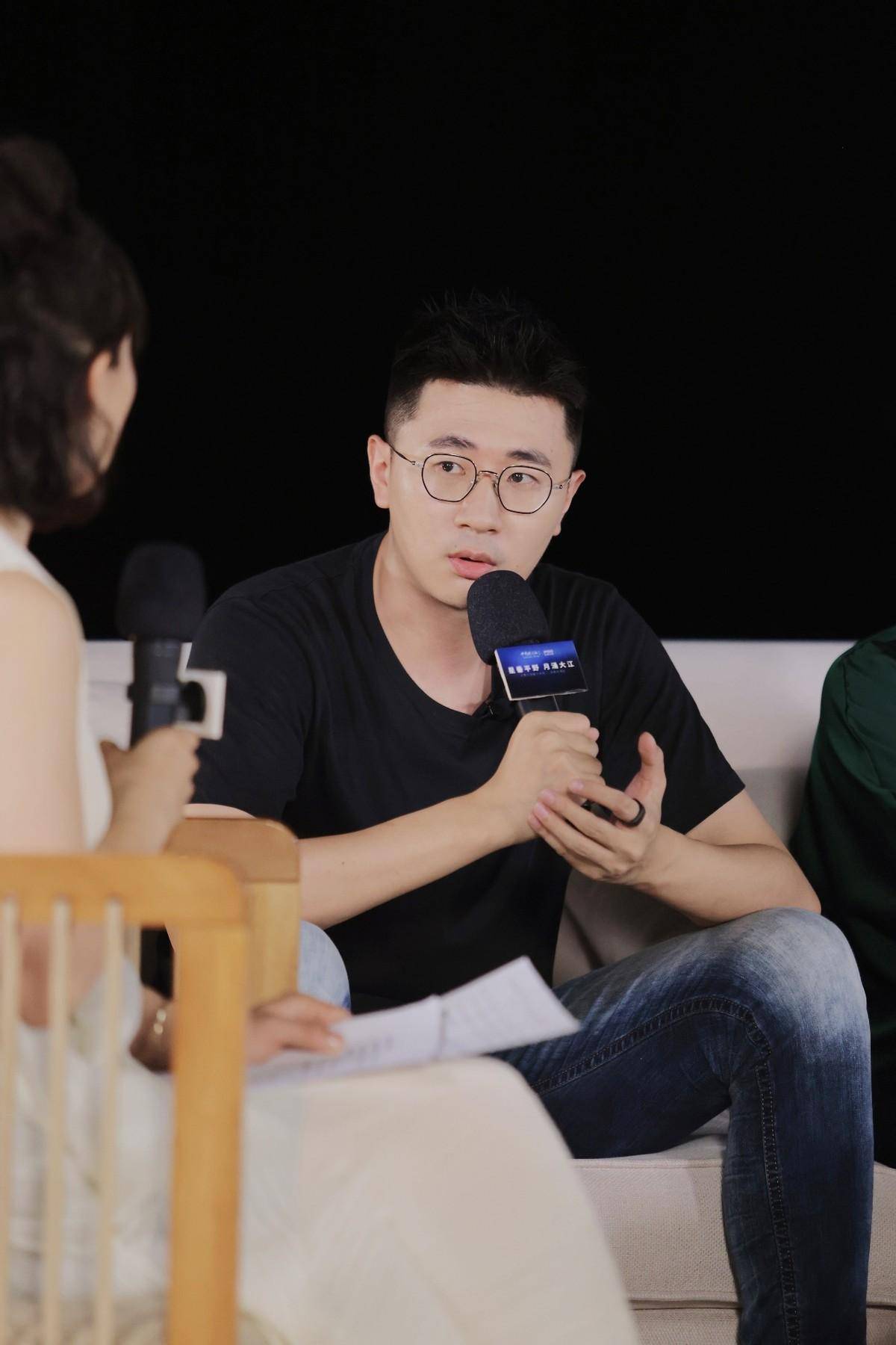 除了专业的星空摄影师,还有星云奖金奖得主吴霜;毕业于加州大学伯克利