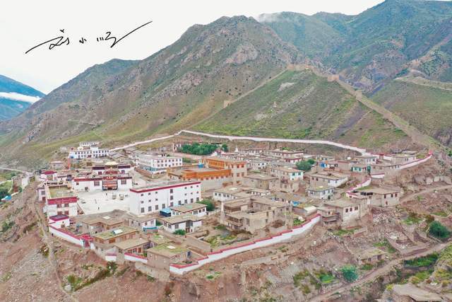 西藏自治区东部这个小众古镇，历史悠久且游客不多，很值得来游览