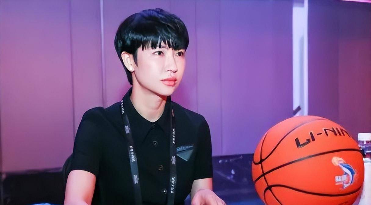 cba中职篮福建浔兴美女总经理伍佰兰疑似诚邀邱彪空降晋江_本赛季