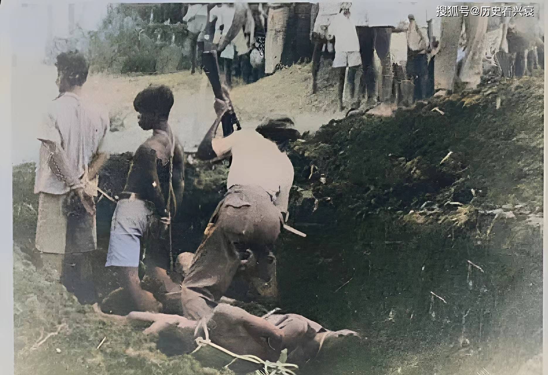 老照片:民国时期的妓女从业资格证,不幸被反动派逮捕的游击队员_印尼