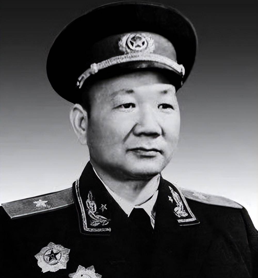 叶剑英主持授衔仪式,看到两个人的名字,不禁当场发火_方国安_方国南