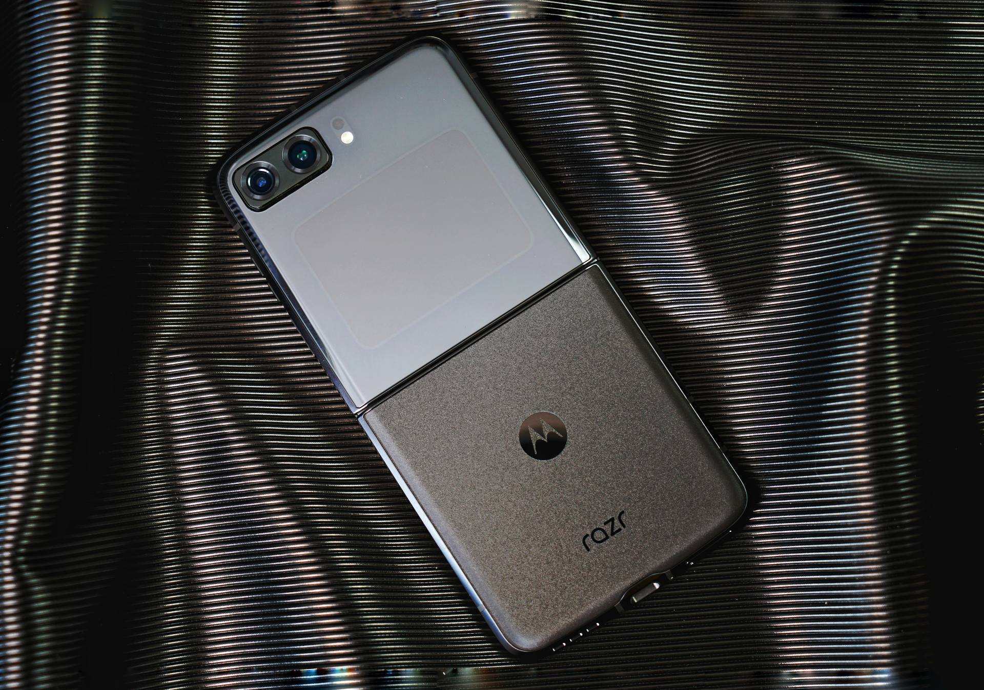 moto razr 2022来了:你的折叠屏主力,请查收!_屏幕_手机_用户