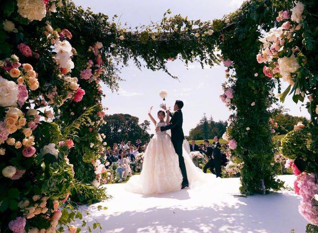 原创唐艺昕线下生图被疯传看清她的真实长相才知张若昀捡到宝了