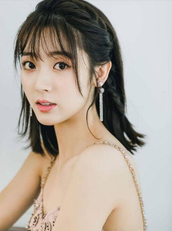 靠网剧走红的10大90后美女!各个雪肤娇美时尚撩人_彭小苒_苏晓彤_邢菲