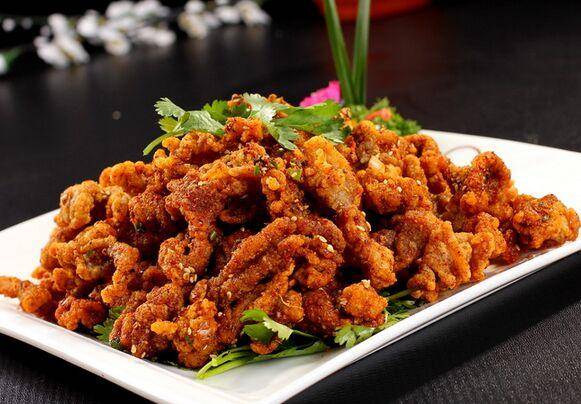 今天要跟大家分享的美食是孜然猪肉,_五花肉_食用油_小盘子