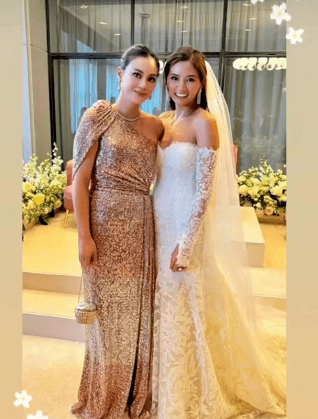 何超欣穿小黑裙秀身材,被林恬儿抢风头_显得_礼服_剪裁