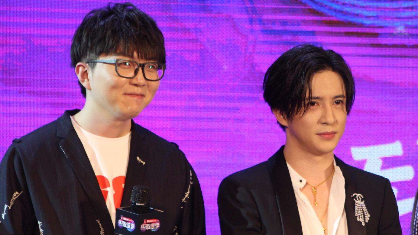 "逆天改命"毛不易,当年被华晨宇当众教训,他却用才华战胜资本_薛之谦