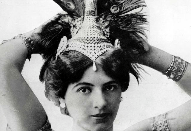 一战邪魅女间谍:她妖媚多情,41岁结束传奇一生,头颅存放博物馆_玛塔