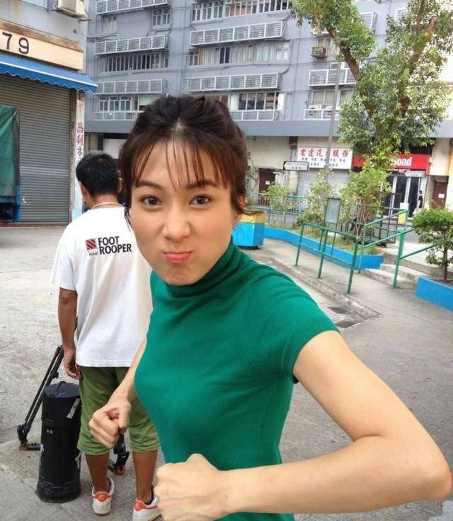 钟嘉欣将再次息影娱乐圈,看似顺风顺水的她,婚后也有些"难"!
