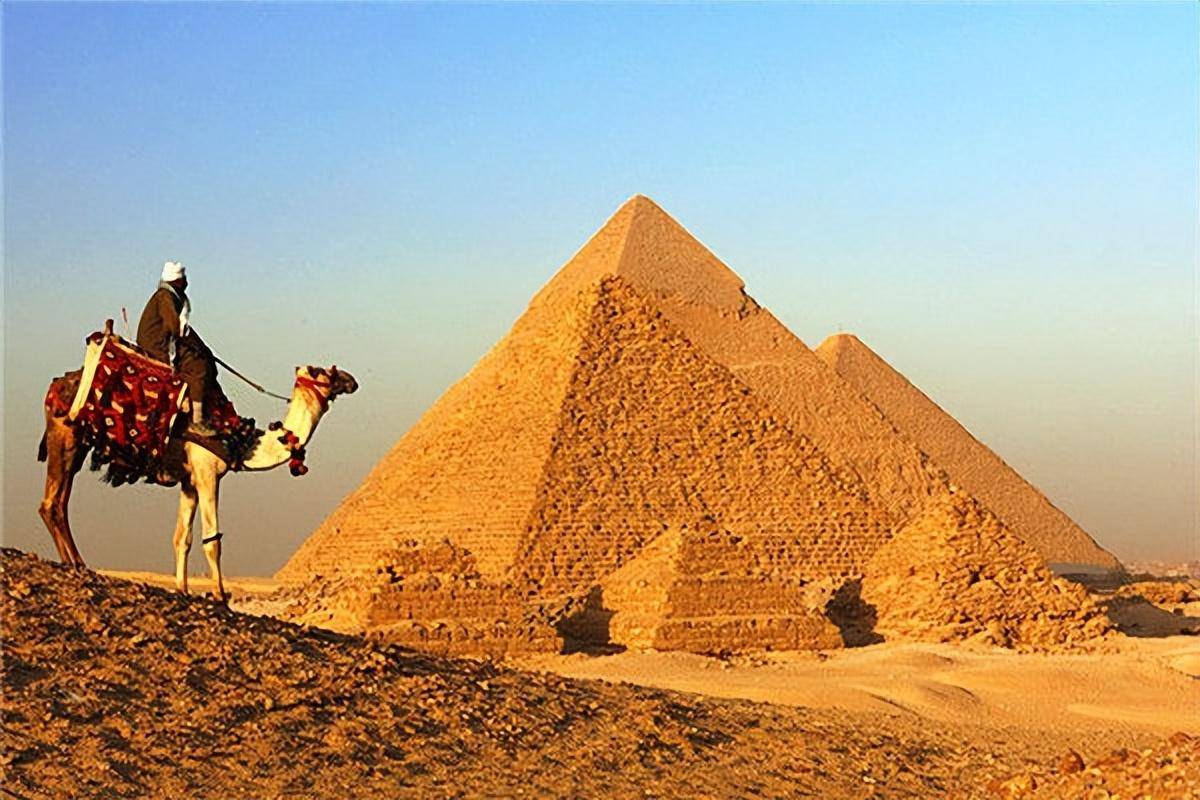 南极洲冰雪融化之后露出金字塔有可能是外星人的杰作吗