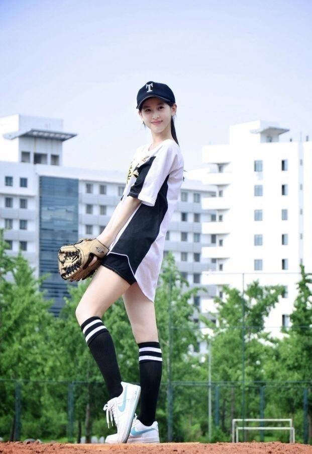 章泽天棒球服图片图片
