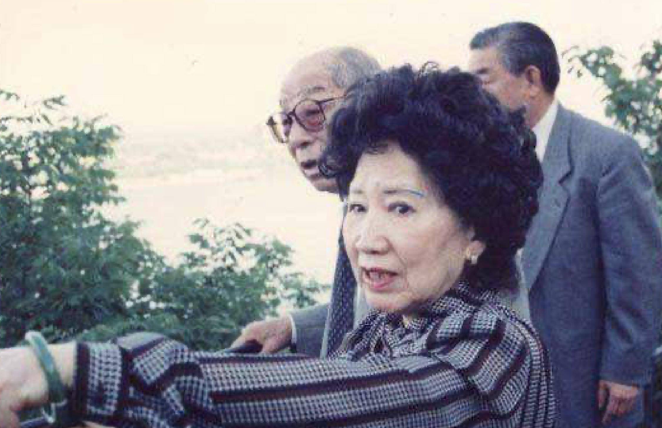 张学良重获自由后,立马抛下相伴73年的赵四小姐,去纽约见她_贝夫人