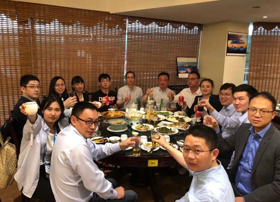 现场推广与参展企业近距离交流悉尼歌剧院与海岸风光交相辉映2018