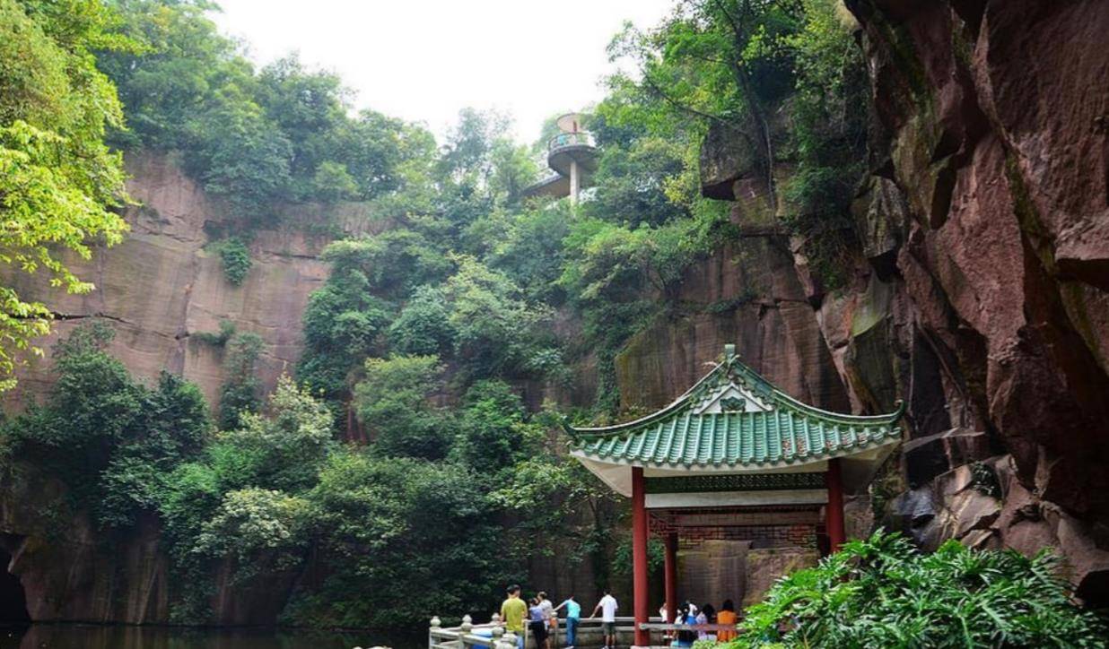 悬崖峭壁，古木葱茏，藏在深闺无人知的景点！你相信它就在广州？