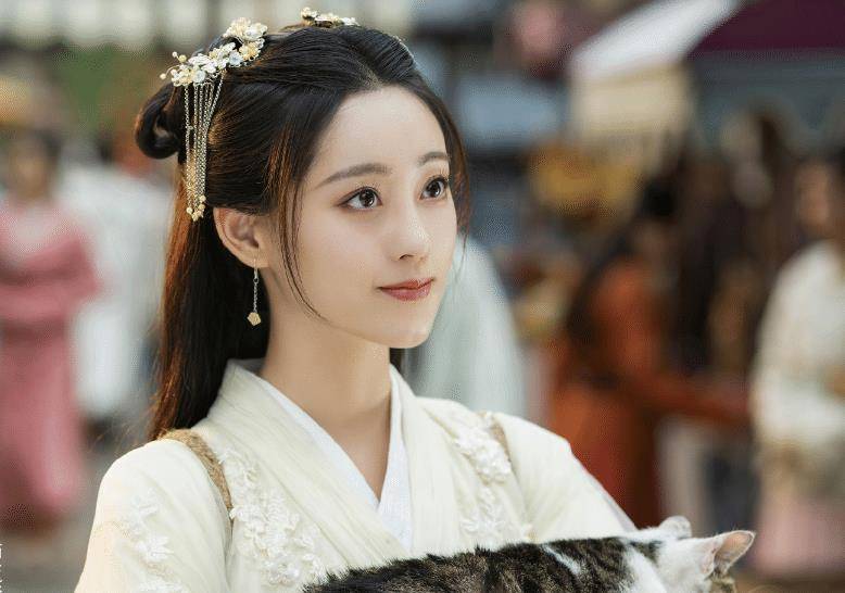 《遇龙》晒演员定妆照,王鹤棣白发帅气,演员阵容爱了爱了_造型_剧中