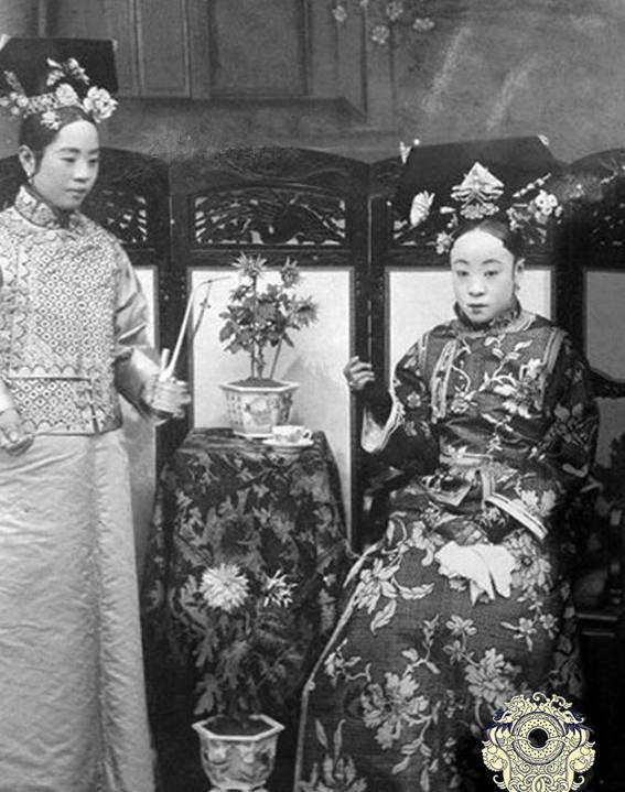 真实的皇族贵妇老照片:溥仪生母性格刚烈,王爷侧福晋长相美艳_慈禧