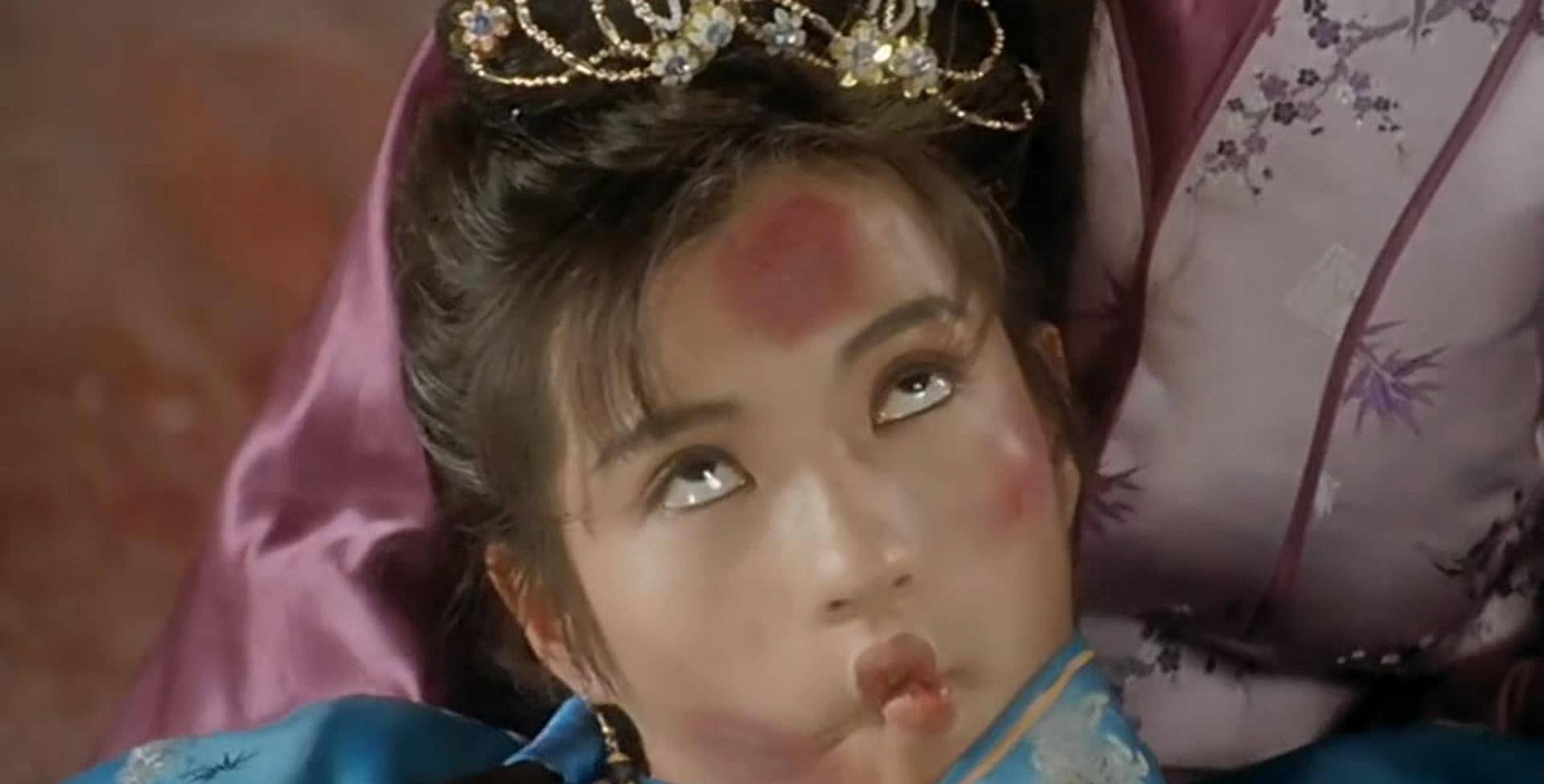 现年49岁的温翠苹是华姐出身,曾以着这个身份接演了当时最为红火的