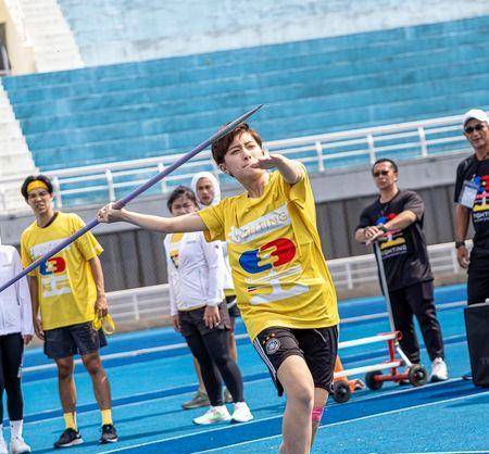 藝人鄭靚歆參加《全明星運動會4》成為首位mvp,打破過往都是男選手拿