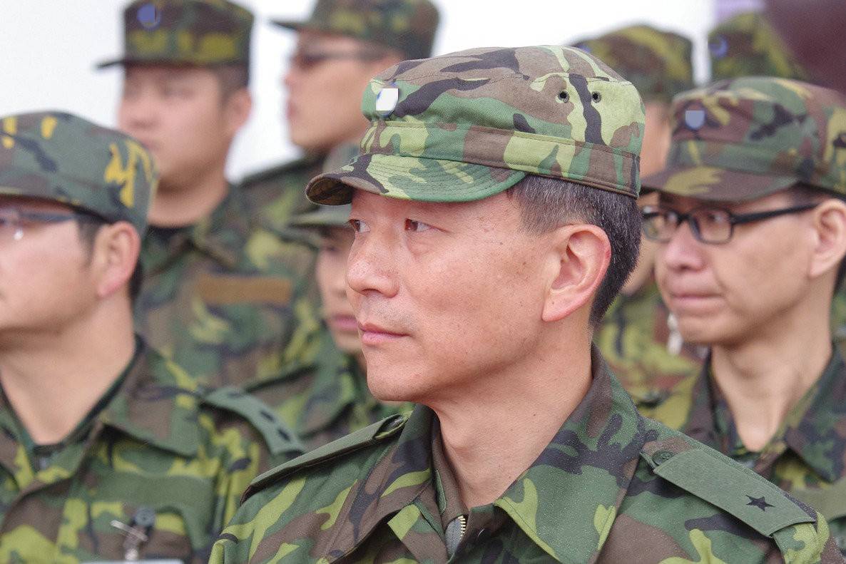 台退将成两岸笑柄:解放军不休假要崩溃,不愧是"井底之蛙"_台军_军纪