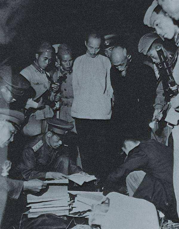 80年代,湖北一盲人在深山称帝,是什么让他野心爆棚_丁兴来_朝廷_偏远