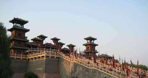 “邯郸”中国有一城市，地名沿用3000年不改，为历史上绝无仅有的特例