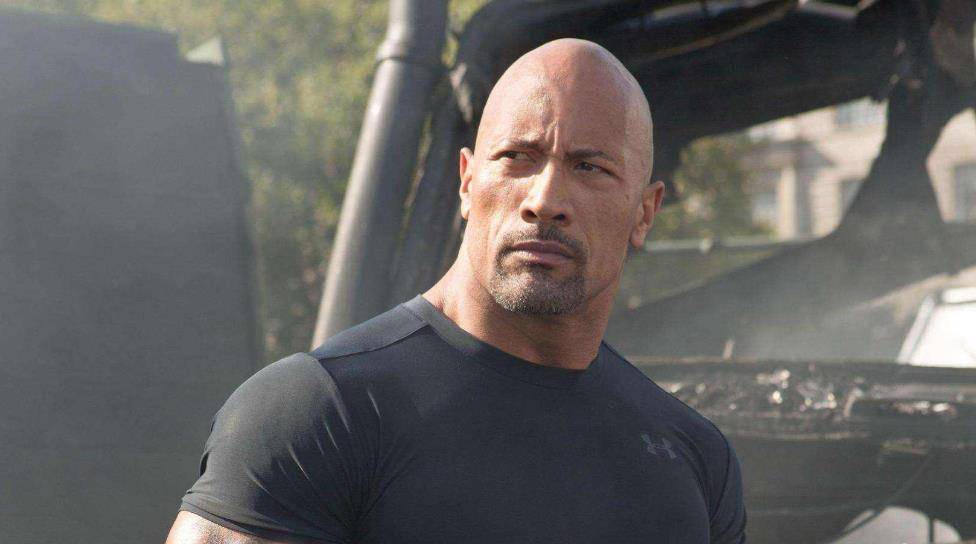 为何巨石强森总是光头形象?