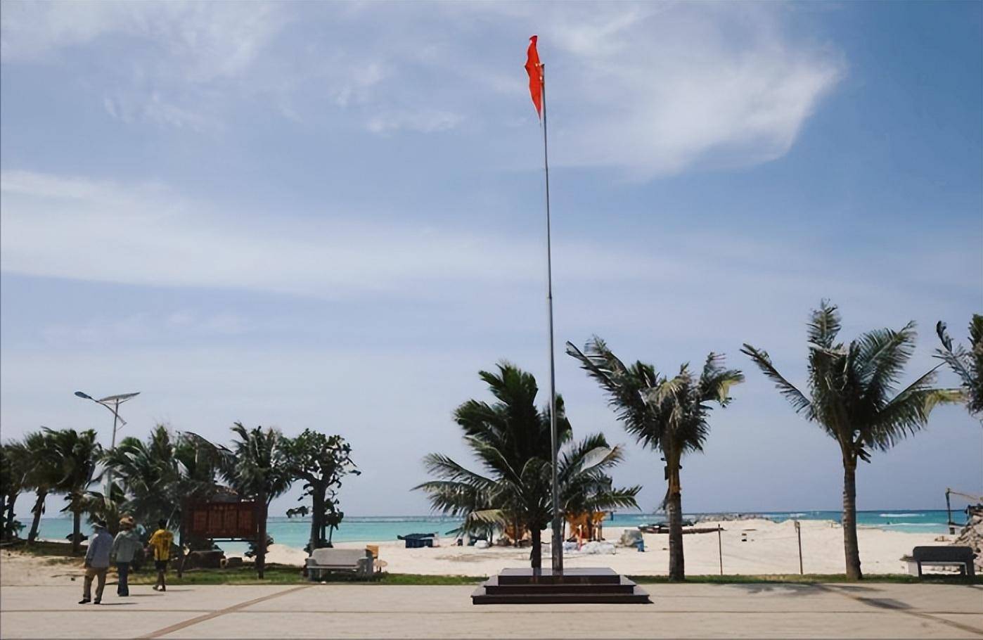 永暑岛传奇变迁,半年时间,从小岛礁变成了将近8000平方米的陆地_我国