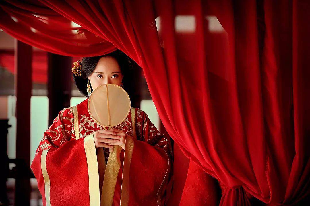 妻子,羊徽瑜比夏侯徽小3岁,她出生于泰山郡有名的大家族,羊氏一族在