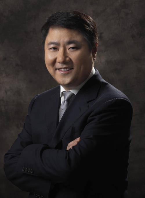 人美手辣,18线女演员上位千亿老板娘_金巧巧_吴启华_北京