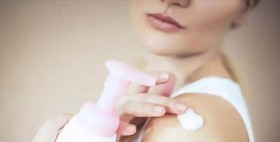 大腿根可以用身体乳吗(身体乳涂抹大腿内侧会怎么样)