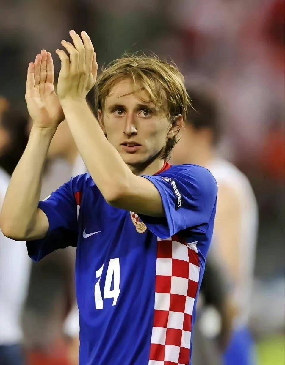 从战乱中走出来的中场大师,克罗地亚"魔笛"莫德里奇靠足球改命_世界杯