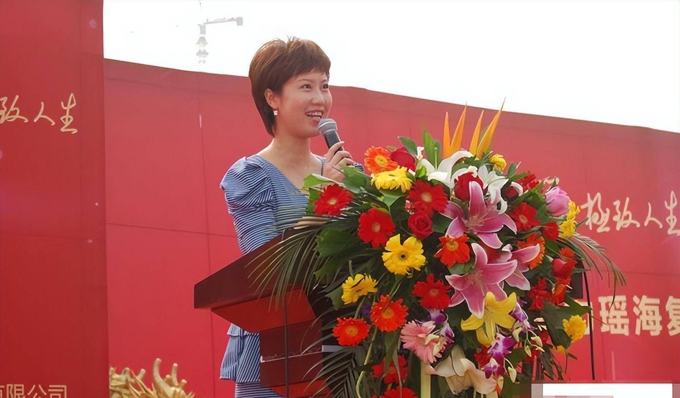 任良韵:连续6年主持安徽卫视春晚,工作25年,44岁成当家花旦_认可_因为