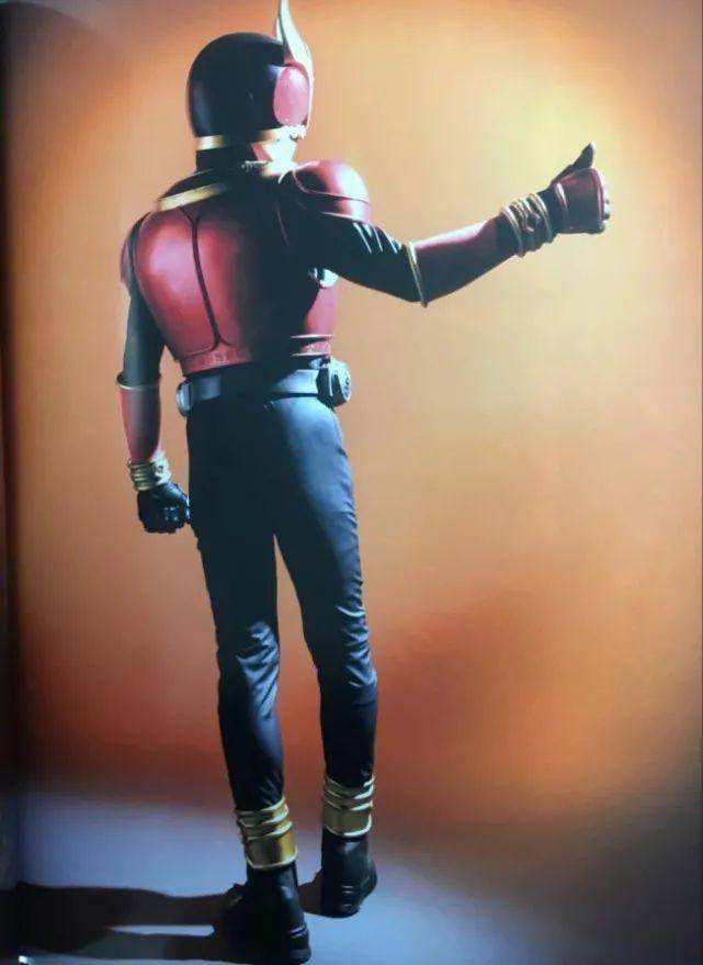 小田切让,1999年出道,第二年就出演了《假面骑士空我》,五代雄介这一