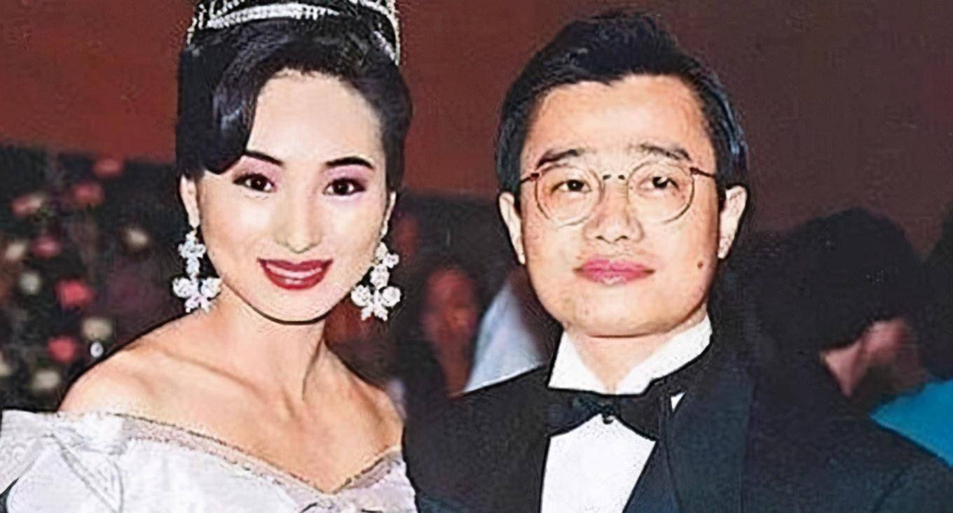 29岁那年,罗霖嫁给了富商刘坤明.她的样貌和身材